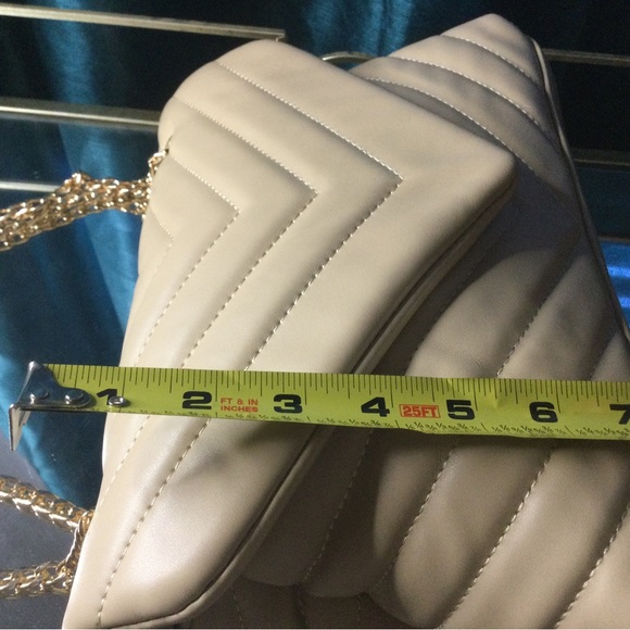 SOLD -Very Cute Quilted Purse. Crossbody or Shoulder. Great for work or weekend. - Picture 6 of 6